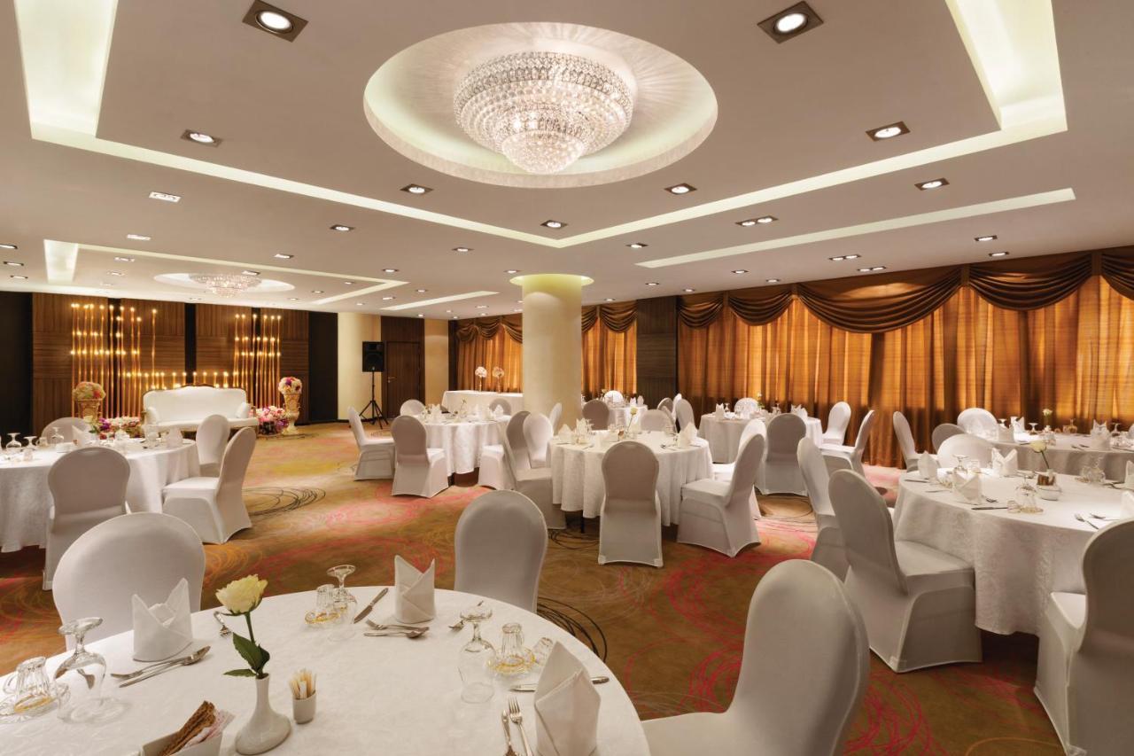 Howard Johnson Dammam Hotel Exterior foto