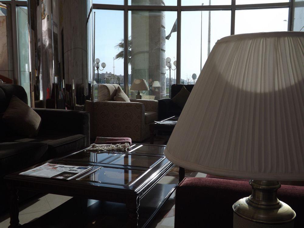 Howard Johnson Dammam Hotel Exterior foto